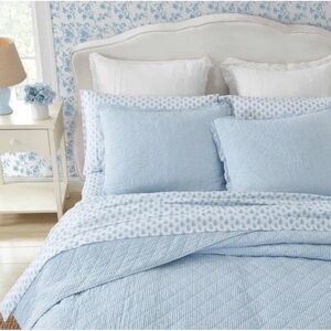 Laura Ashley TWIN Blue Oxford Striped Reversible Quilt Set 100% Cotton